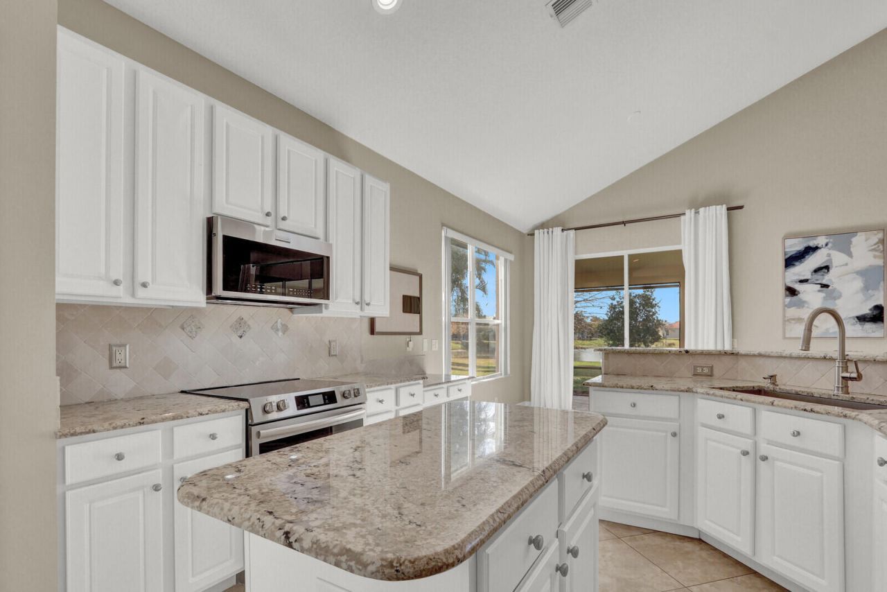 620 SW Barbuda Bay, Port Saint Lucie, FL 34986 Photo