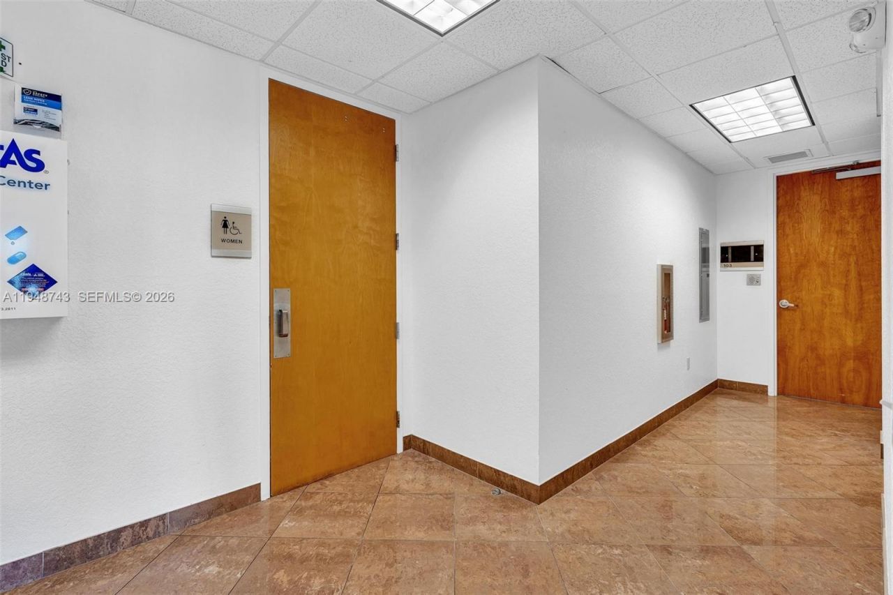 7665 Davie Road Ext, Davie, FL 33024 Photo