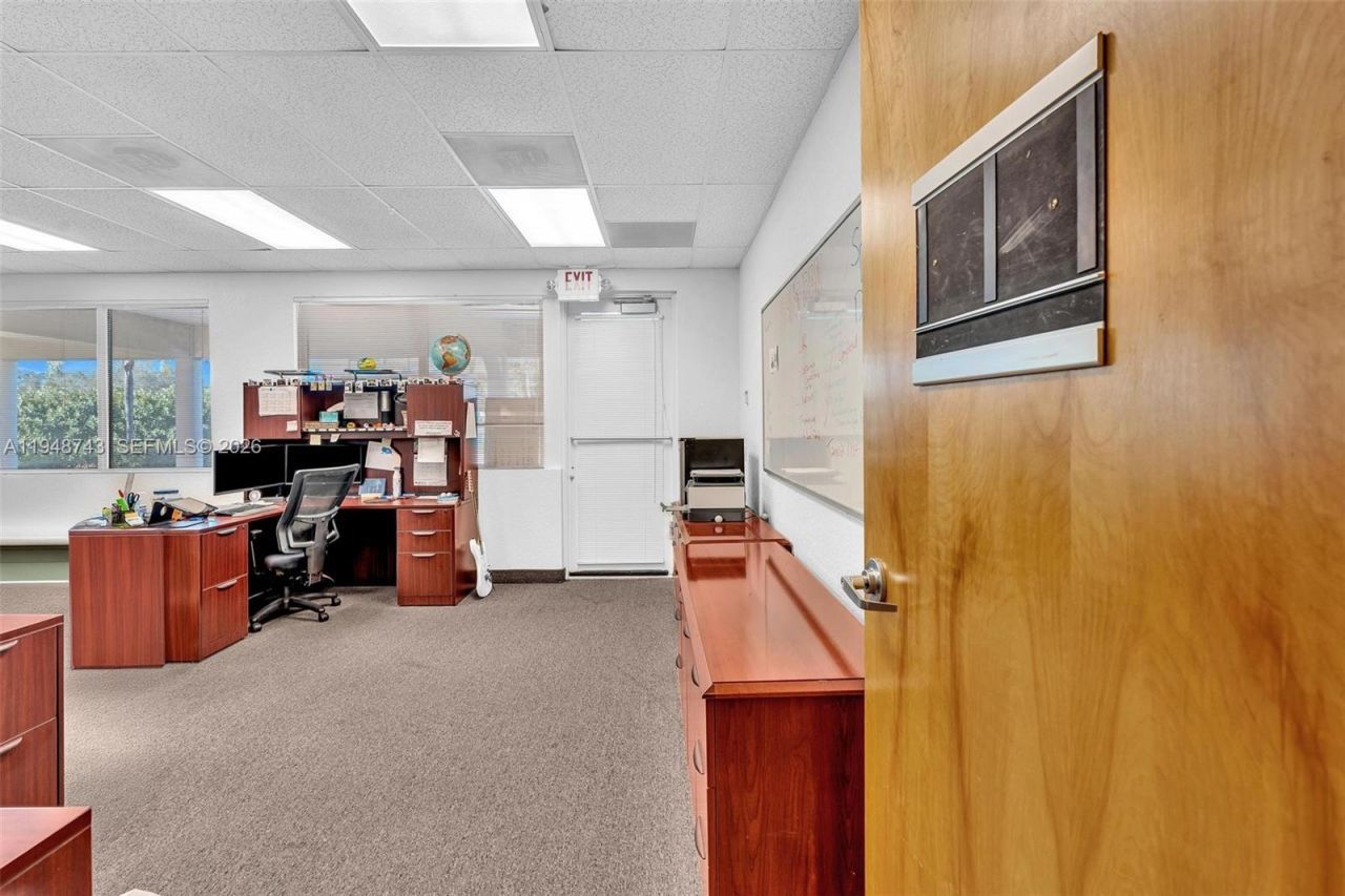 7665 Davie Road Ext, Davie, FL 33024 Photo