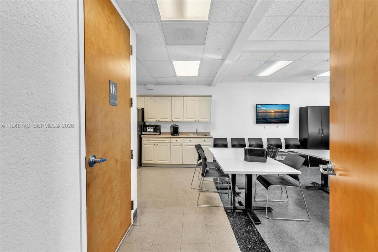 7665 Davie Road Ext, Davie, FL 33024 Photo