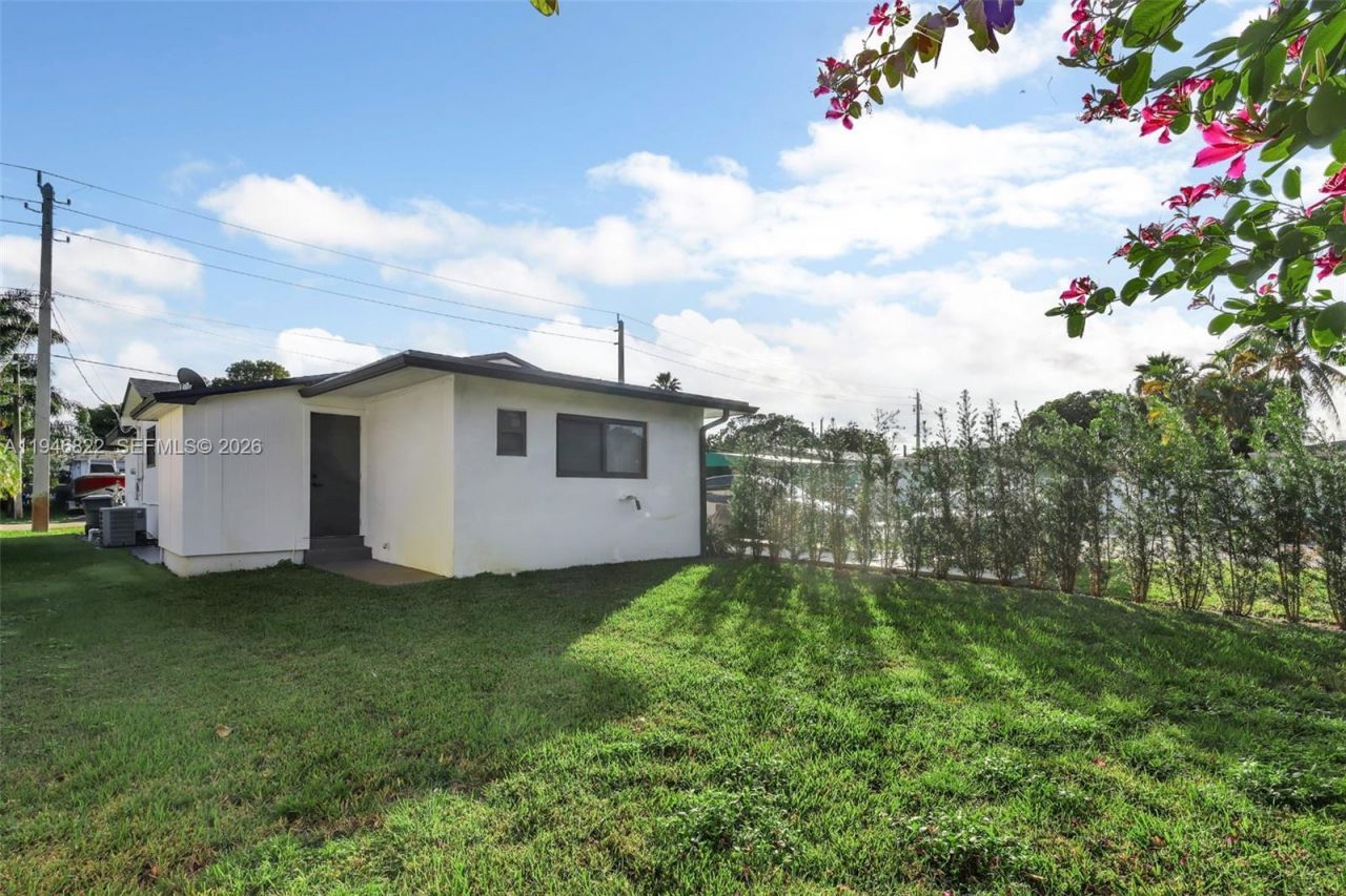 1201 N 16th Ave, Hollywood, FL 33020 Photo