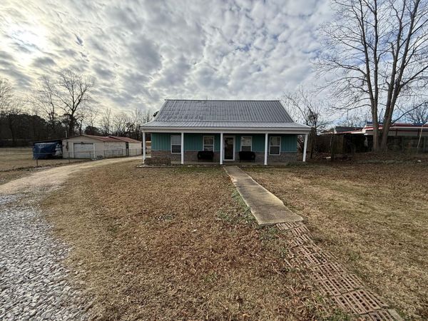 137 Cox Street, Baldwyn, MS 38824