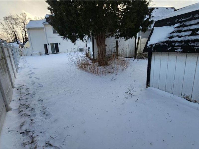 858 Marcie Drive, Cleveland, OH 44109 Photo 37