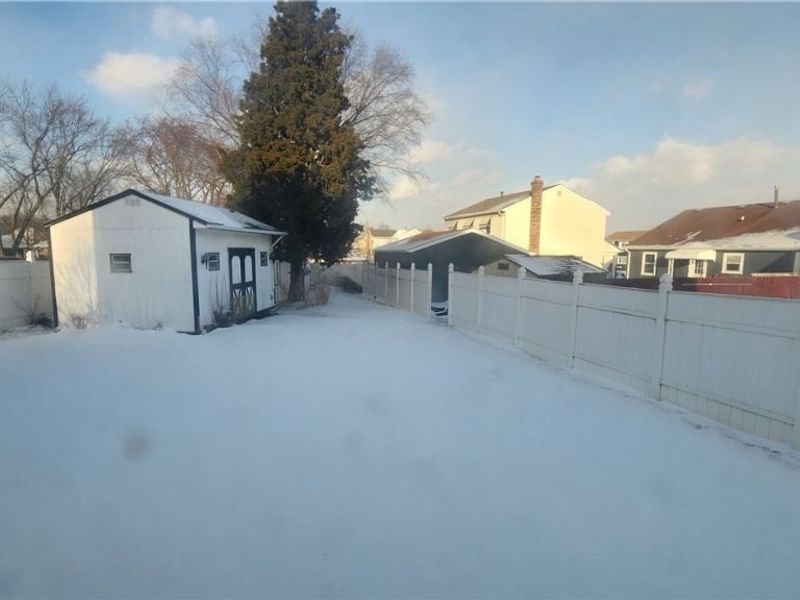 858 Marcie Drive, Cleveland, OH 44109 Photo 8