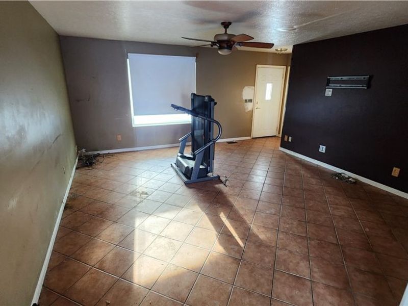 858 Marcie Drive, Cleveland, OH 44109 Photo 9