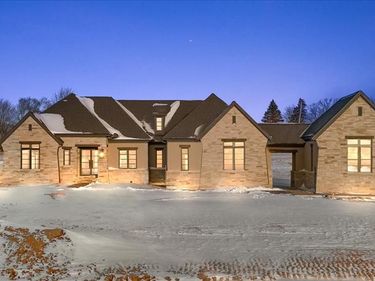 67736 Overlook Trail, Washington Twp, MI 48095