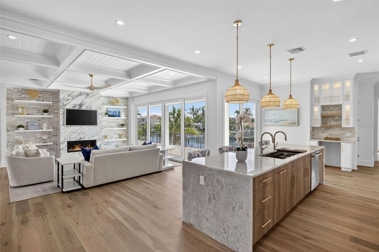 2050 Hawaii Avenue Ne, Saint Petersburg, FL 33703 Photo