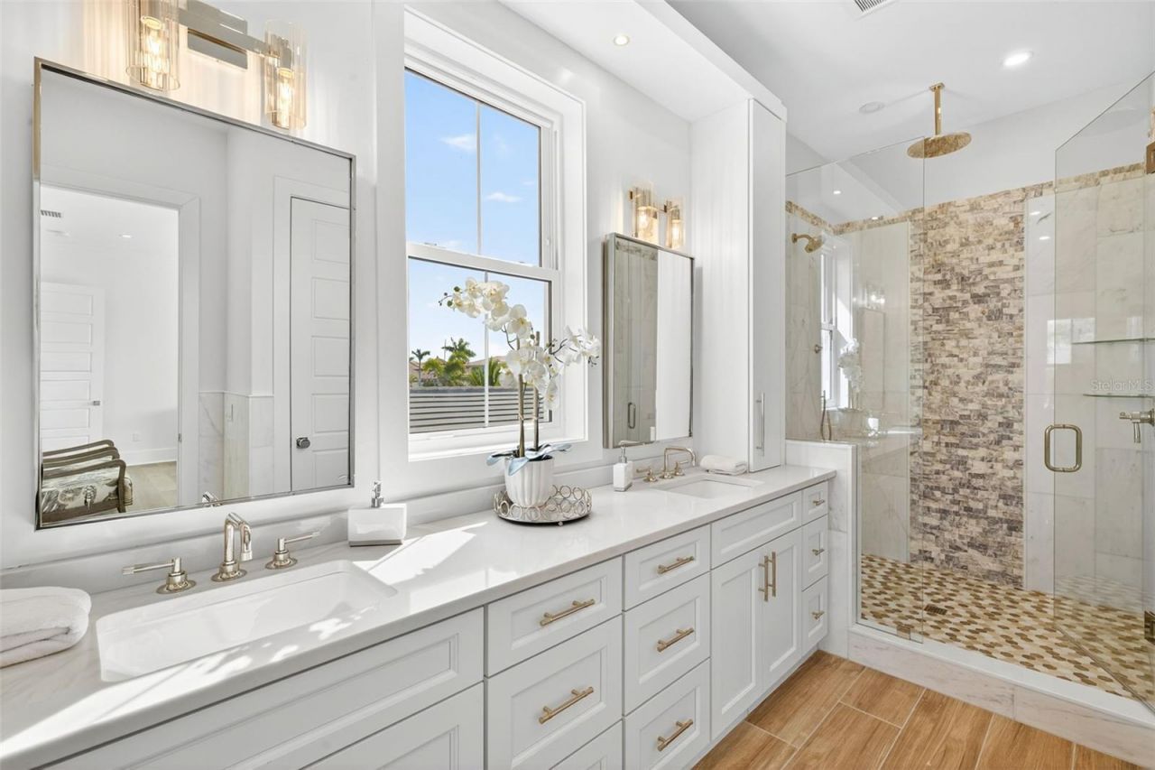 2050 Hawaii Avenue Ne, Saint Petersburg, FL 33703 Photo