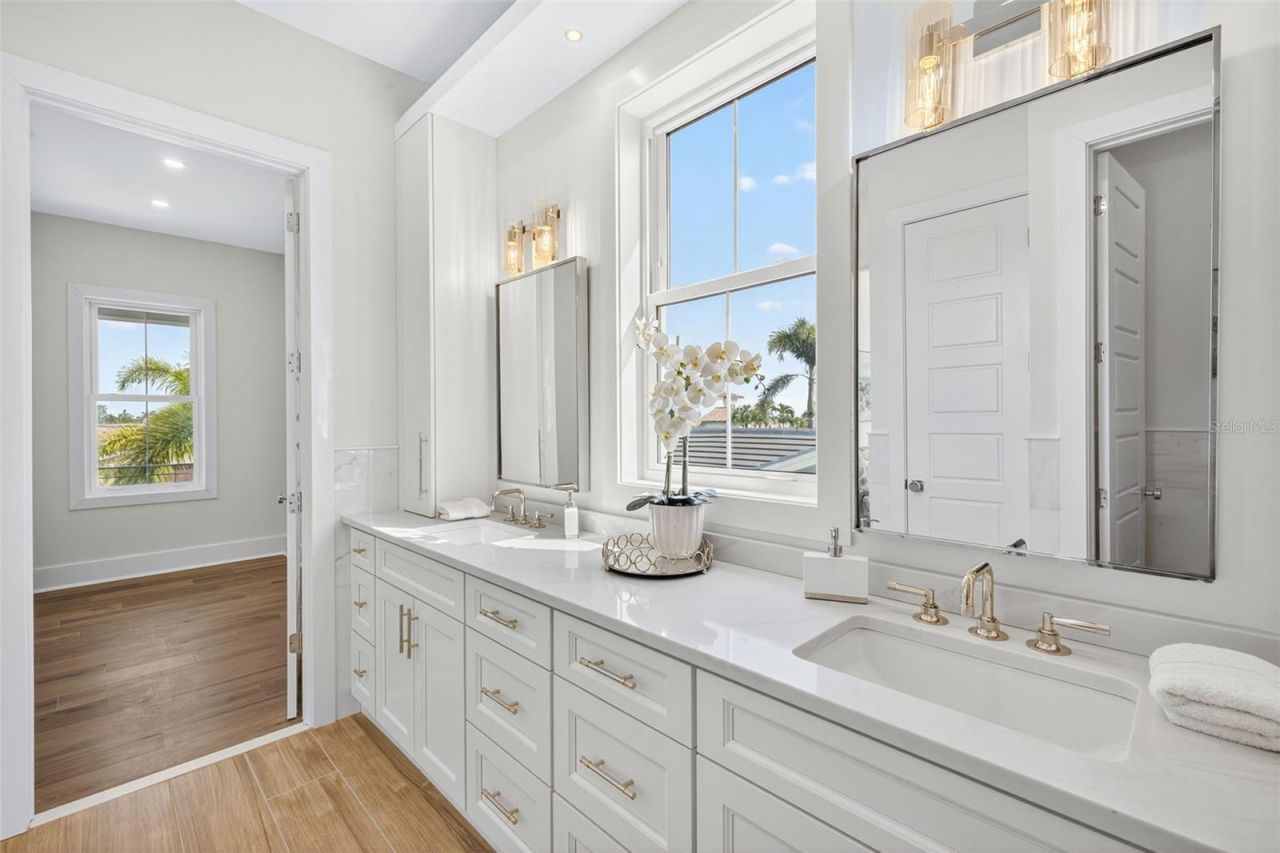 2050 Hawaii Avenue Ne, Saint Petersburg, FL 33703 Photo