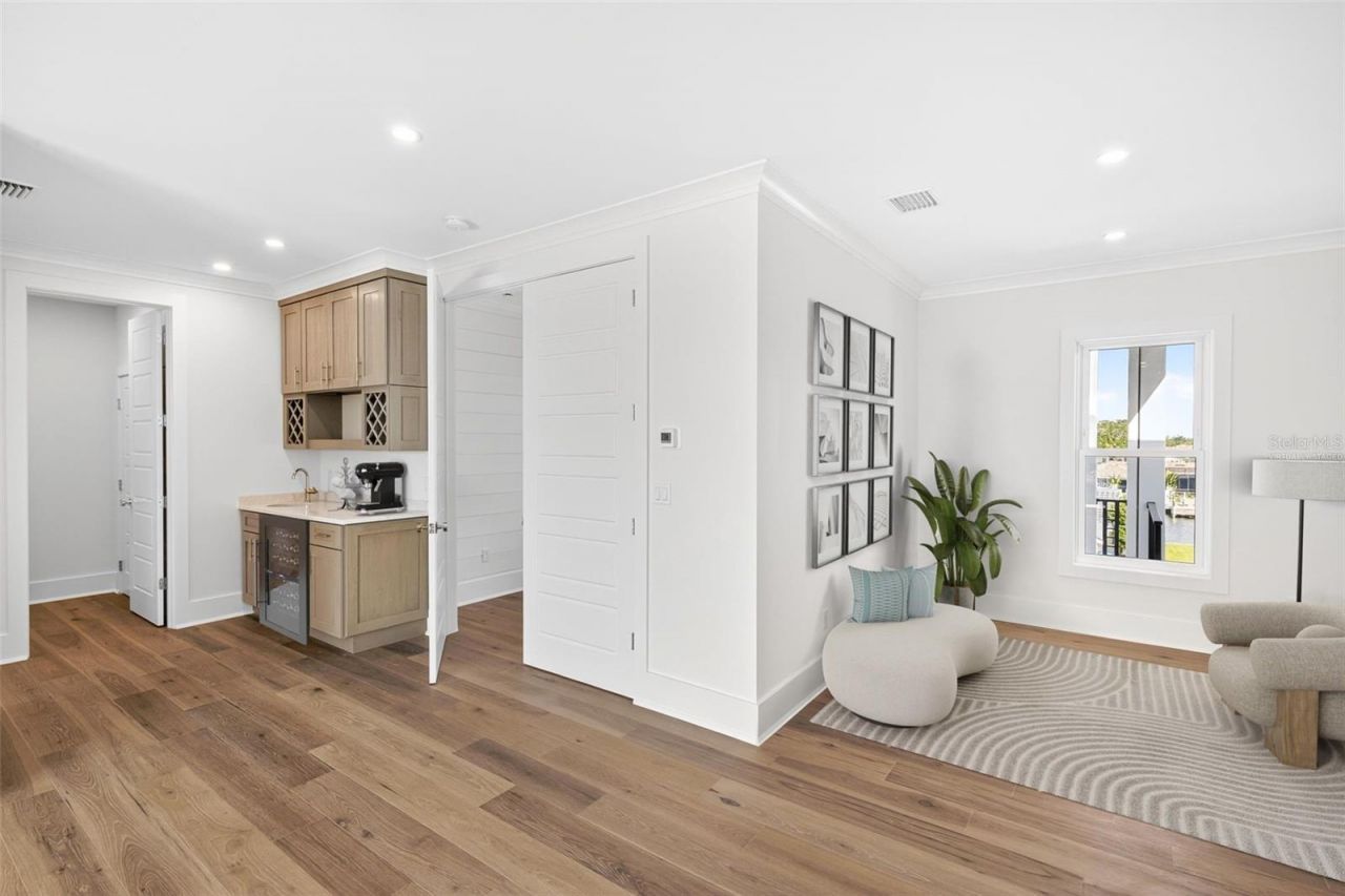 2050 Hawaii Avenue Ne, Saint Petersburg, FL 33703 Photo