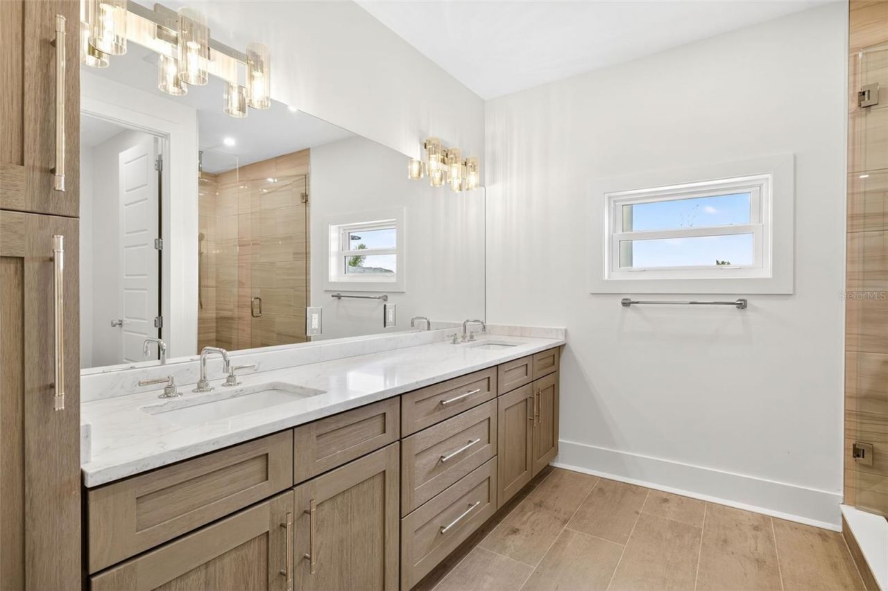 2050 Hawaii Avenue Ne, Saint Petersburg, FL 33703 Photo