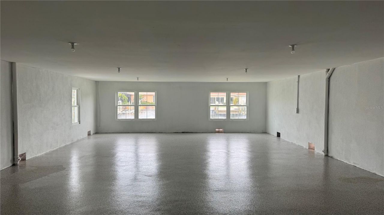 2050 Hawaii Avenue Ne, Saint Petersburg, FL 33703 Photo