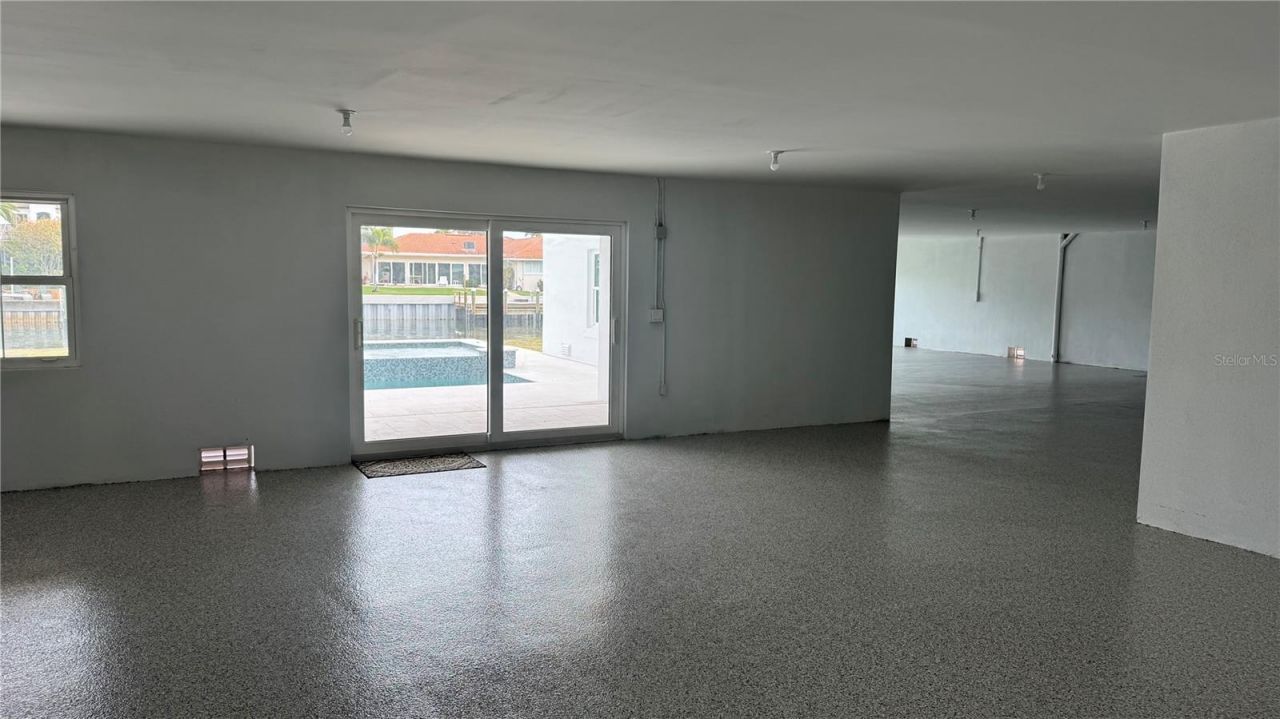 2050 Hawaii Avenue Ne, Saint Petersburg, FL 33703 Photo