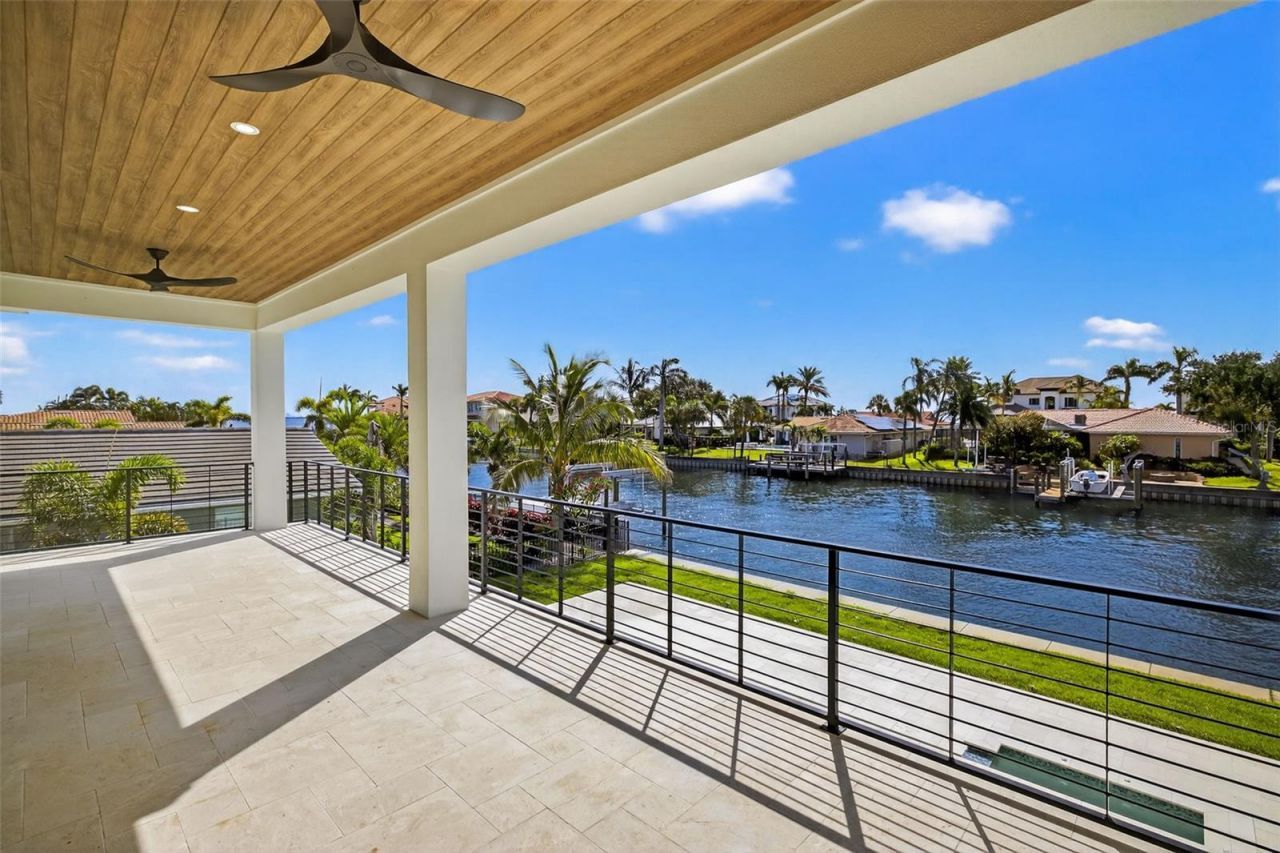 2050 Hawaii Avenue Ne, Saint Petersburg, FL 33703 Photo