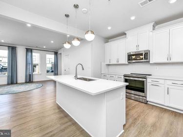 4627 OLIVINE DRIVE, Unit 105, CHANTILLY, VA 20151