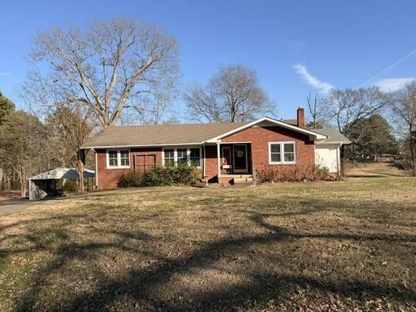 860 Lile Street W, Cherokee, AL