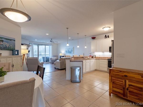 1200 Lands End Parkway , Unit 222, Osage Beach, MO 65065