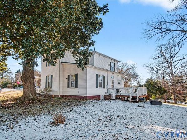 400 W Carolina Avenue, Crewe, VA 23930