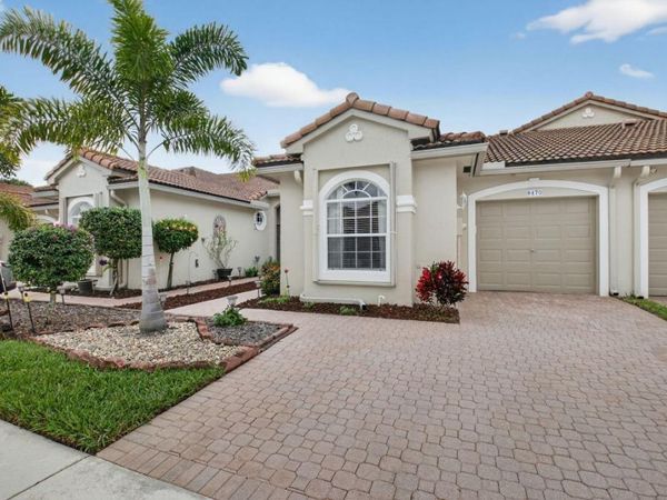8470 Via Serena, Boca Raton, FL 33433