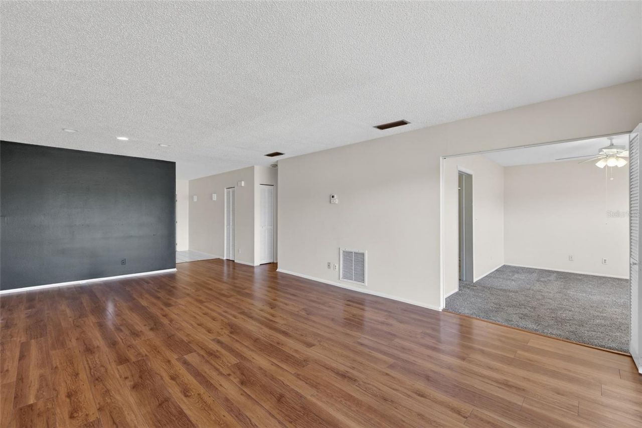 7880 Palm Aire Lane, Unit 205, Sarasota, FL 34243 Photo