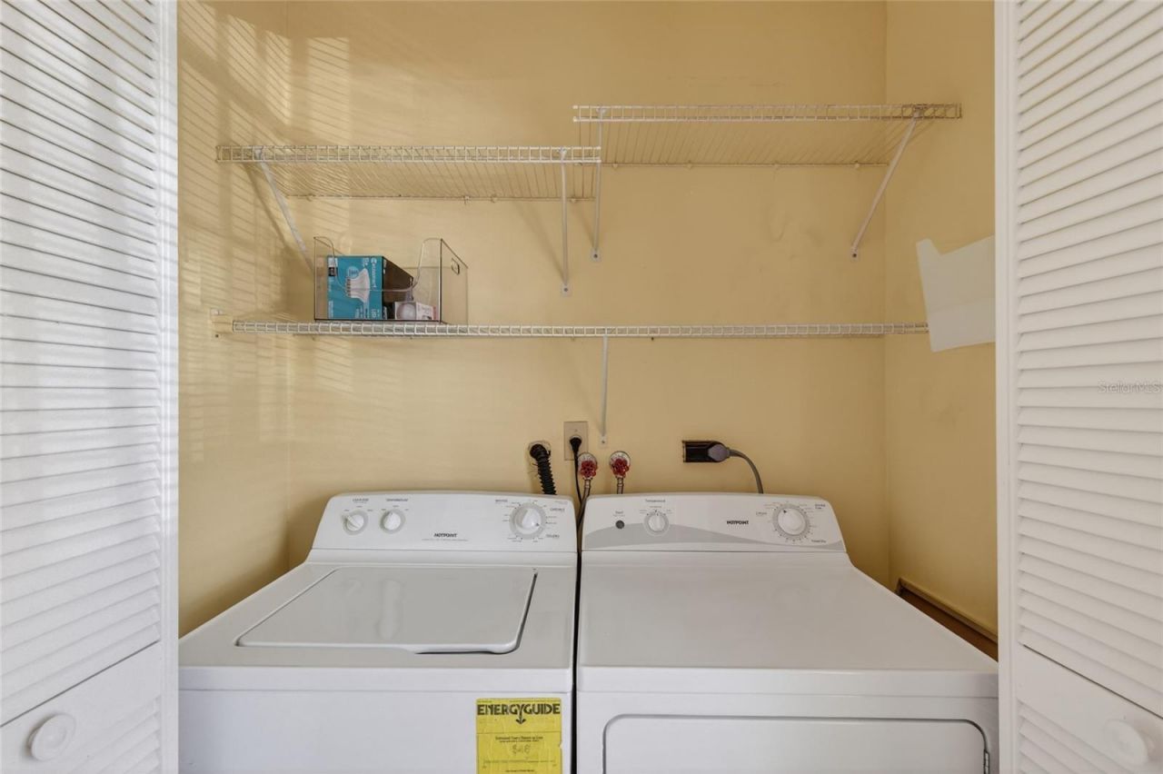 7880 Palm Aire Lane, Unit 205, Sarasota, FL 34243 Photo