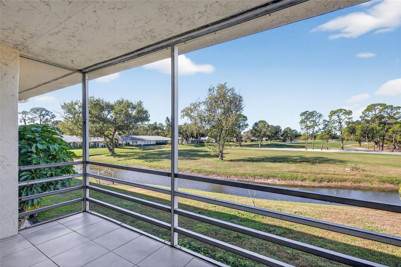 7880 Palm Aire Lane, Unit 205, Sarasota, FL 34243 Photo