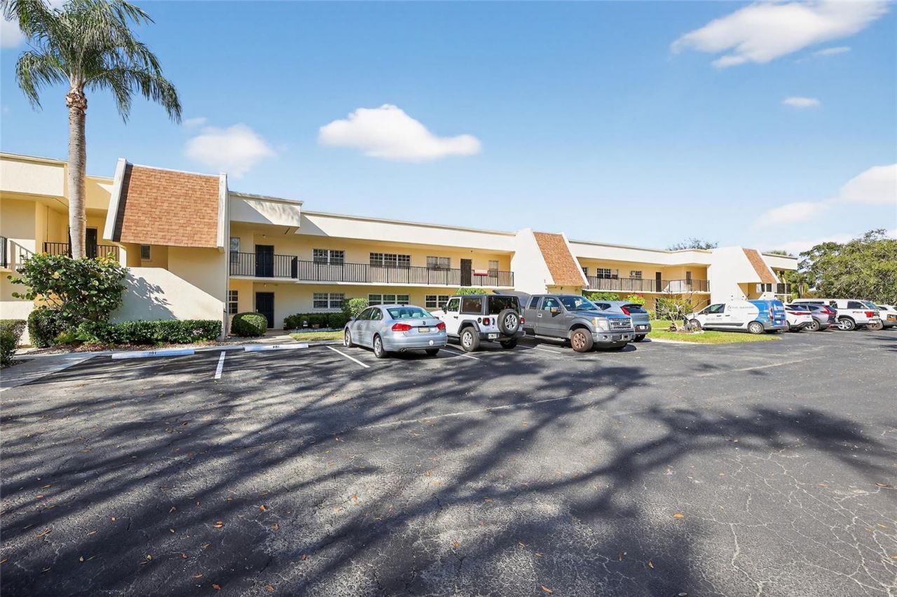 7880 Palm Aire Lane, Unit 205, Sarasota, FL 34243 Photo