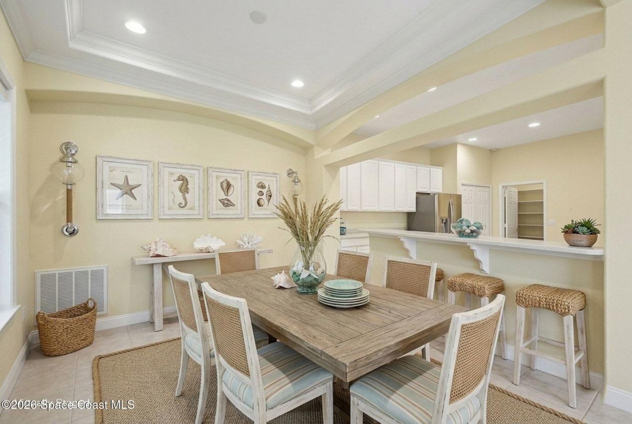 564 Casa Bella Drive, Unit 1601, Cape Canaveral, FL 32920 Photo