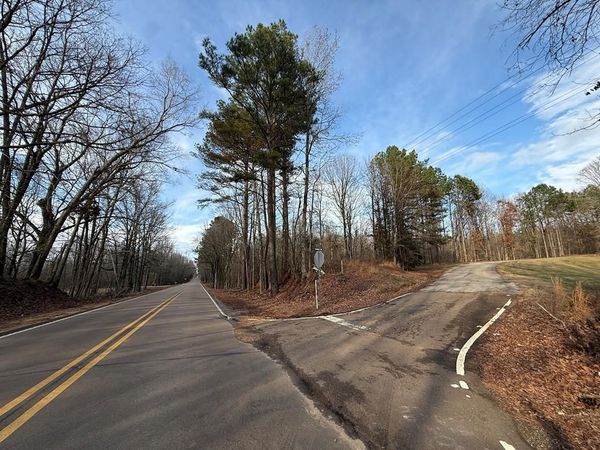 000 San Roc Road, Grenada, MS 38901