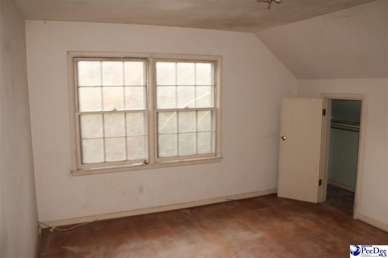 12 Bayswater Rd. Photo 18