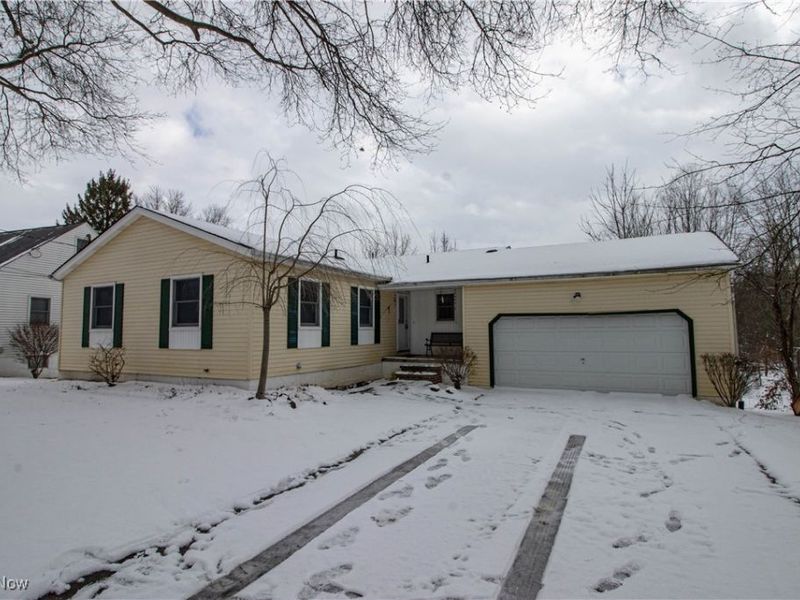 40 Squires Court, Medina, OH 44256 Photo 2