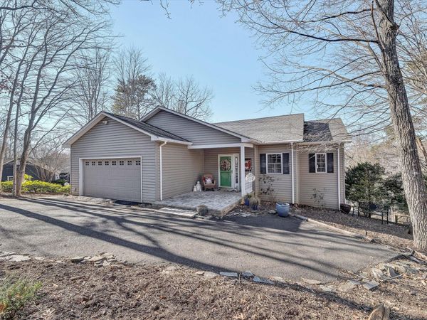 213 Redwood TER, Huddleston, VA 24104