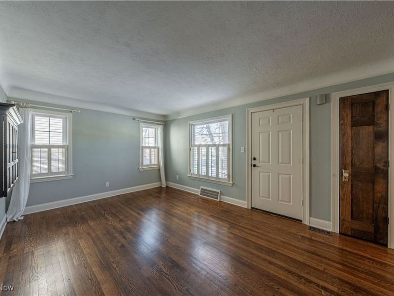 19237 Riverview Avenue, Rocky River, OH 44116 Photo 4