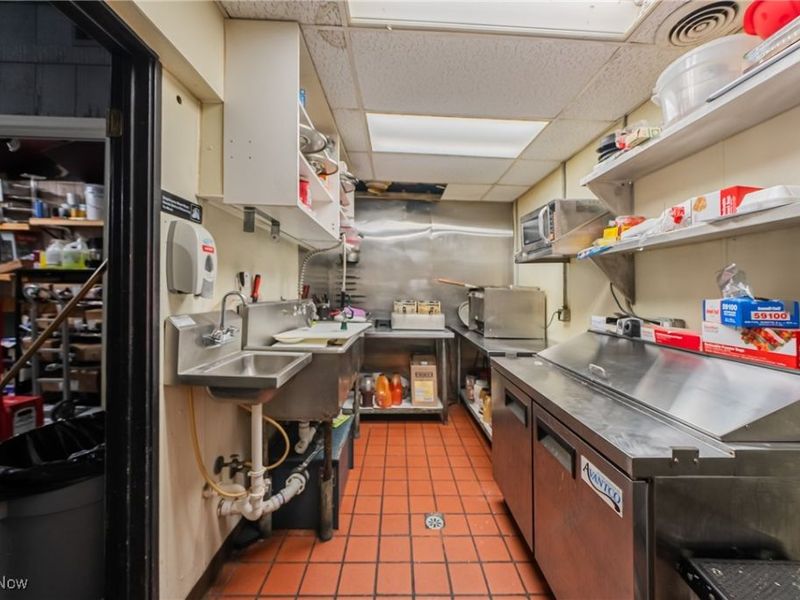 13560 Lorain Avenue, Cleveland, OH 44111 Photo 18