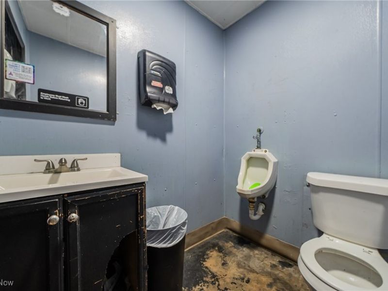 13560 Lorain Avenue, Cleveland, OH 44111 Photo 21