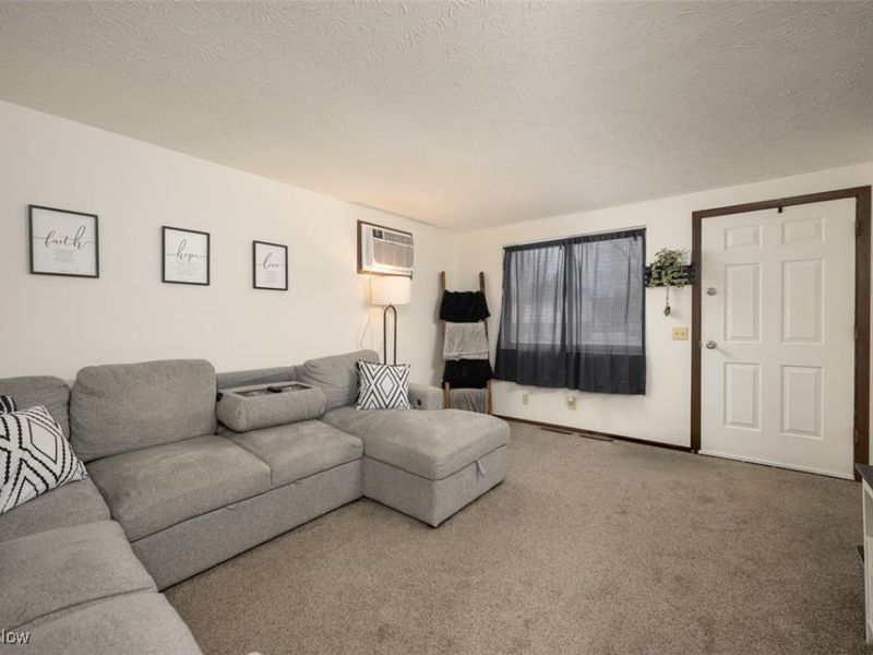 223 Berger Street N, East Canton, OH 44730 Photo 2