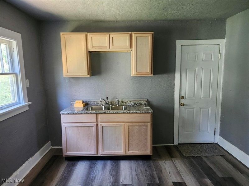 753 E 118th Street, Cleveland, OH 44108 Photo 5