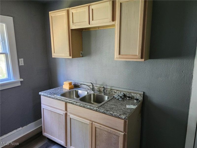 753 E 118th Street, Cleveland, OH 44108 Photo 6