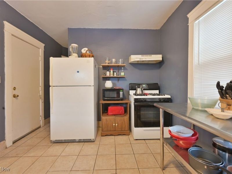 2589 W 10th Street, Cleveland, OH 44113 Photo 11