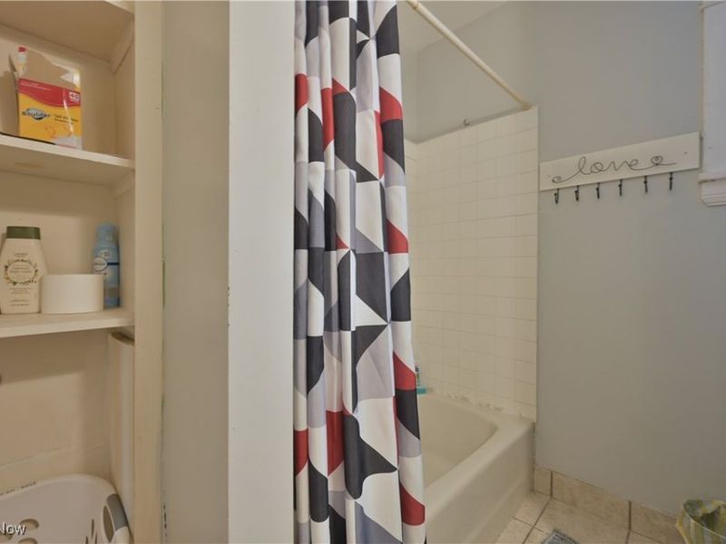 2589 W 10th Street, Cleveland, OH 44113 Photo 19