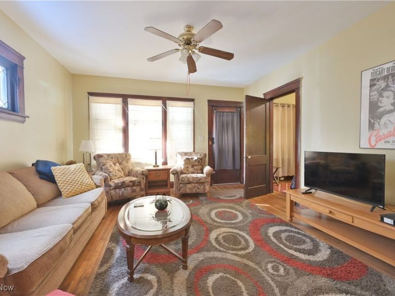 2589 W 10th Street, Cleveland, OH 44113 Photo 2