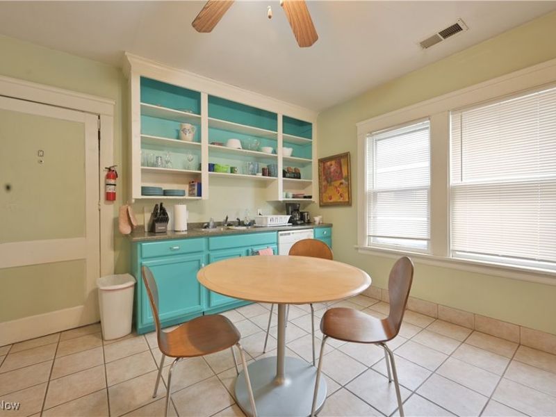 2589 W 10th Street, Cleveland, OH 44113 Photo 26