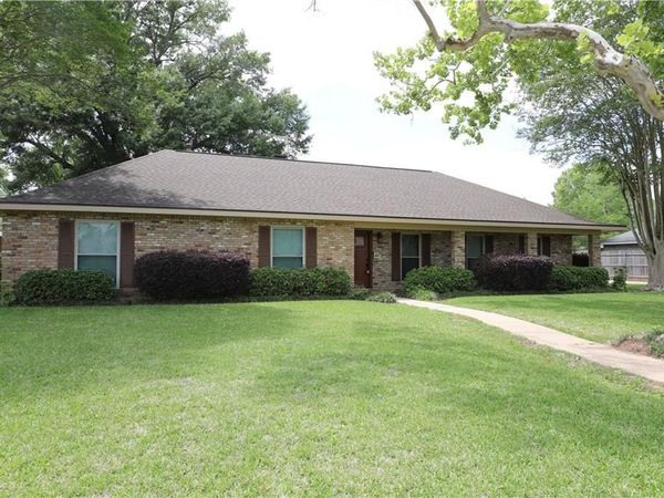 302 SWEETBRIAR Drive, Alexandria, LA 71303