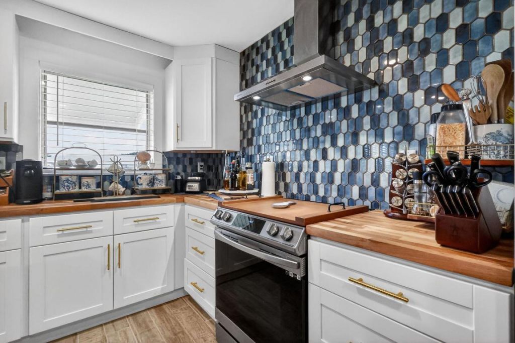 212 High Point Terrace W, Unit C, Delray Beach, FL 33445 Photo