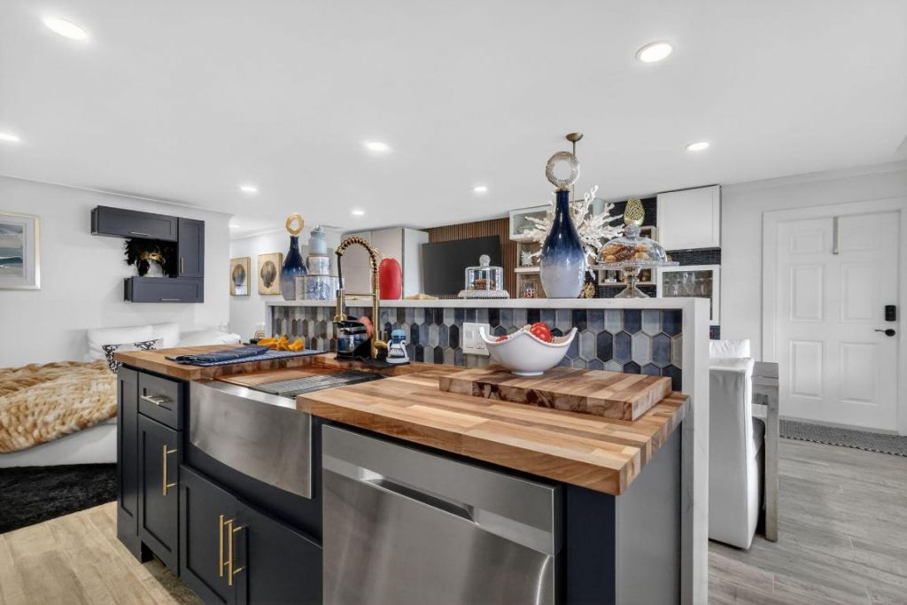 212 High Point Terrace W, Unit C, Delray Beach, FL 33445 Photo