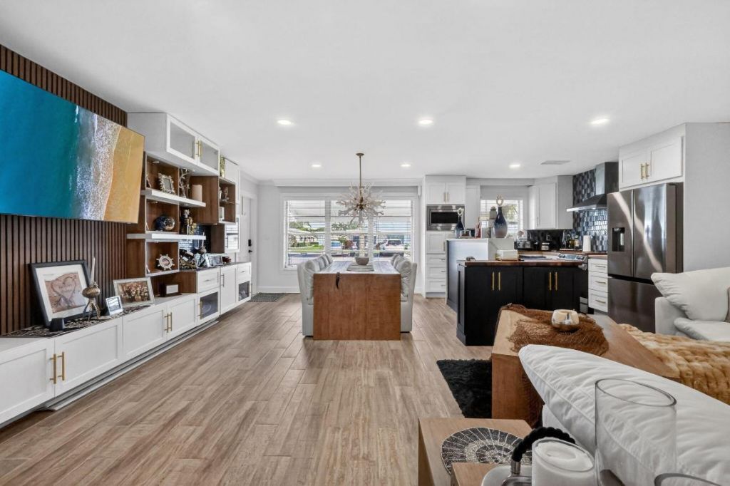 212 High Point Terrace W, Unit C, Delray Beach, FL 33445 Photo