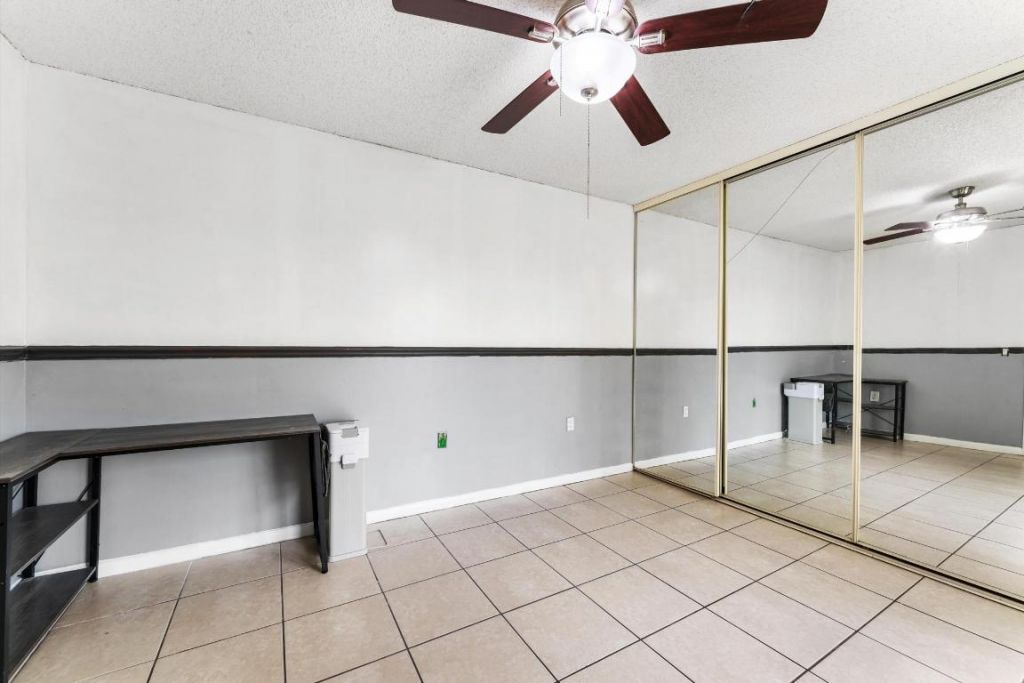2410 24th Way, West Palm Beach, FL 33407 Photo