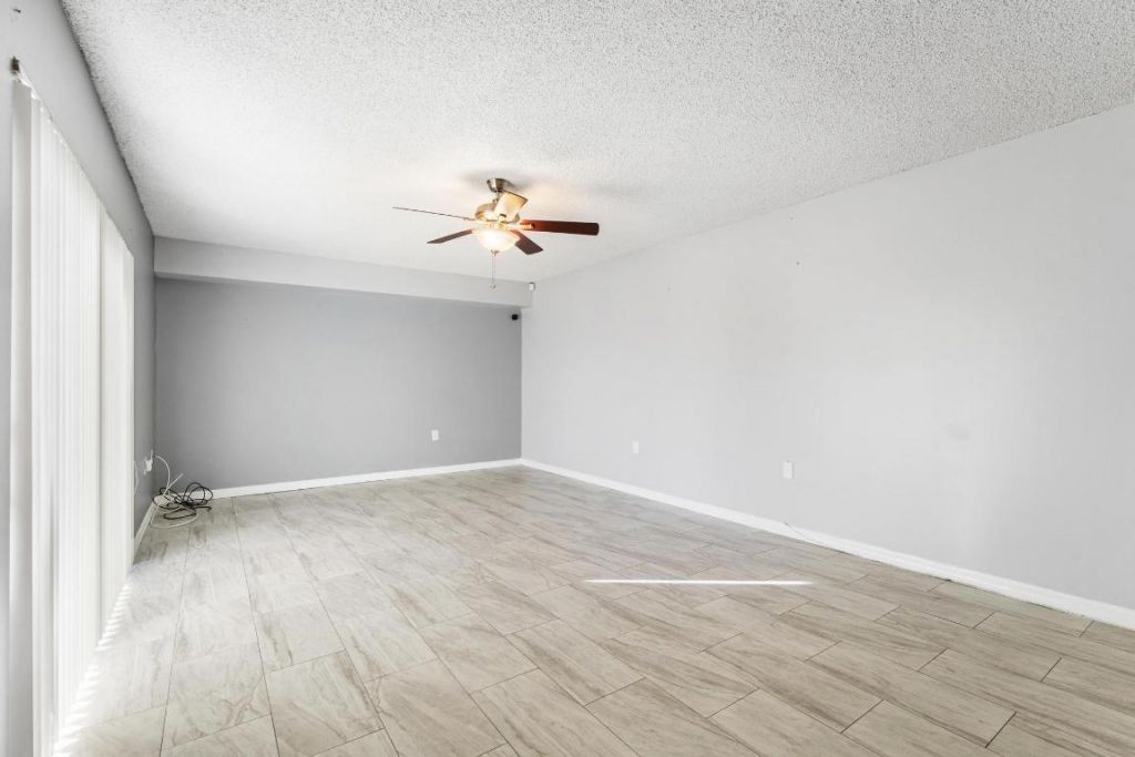 2410 24th Way, West Palm Beach, FL 33407 Photo