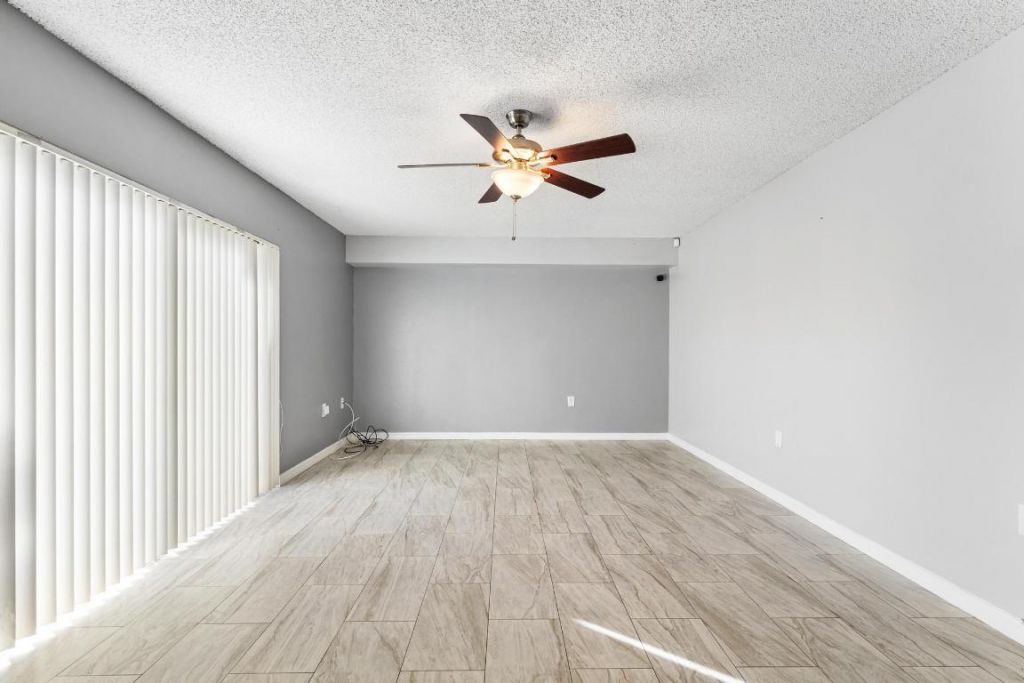 2410 24th Way, West Palm Beach, FL 33407 Photo