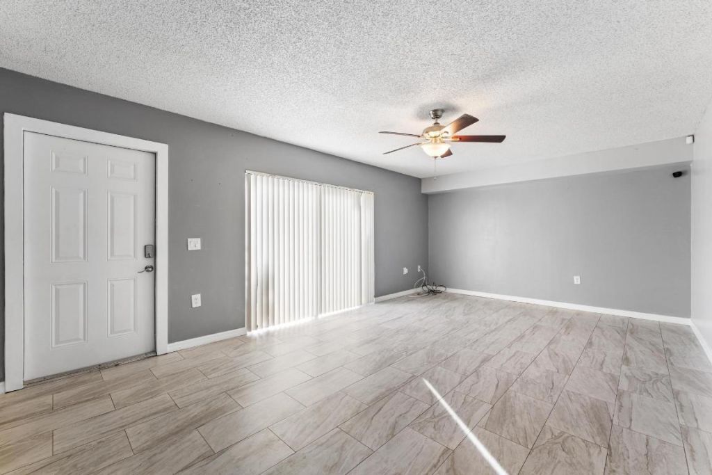 2410 24th Way, West Palm Beach, FL 33407 Photo